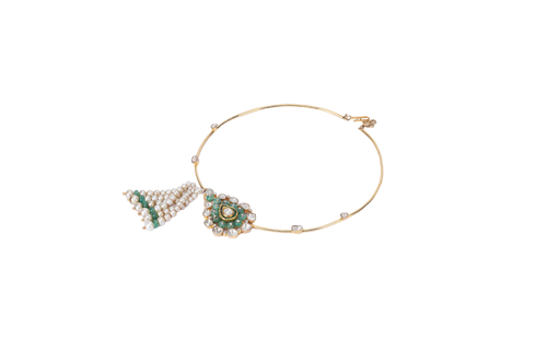 18K GOLD  POLKI FUSION NECKLACE STUDDED WITH EMERALD AND PEARL HANGGINGS