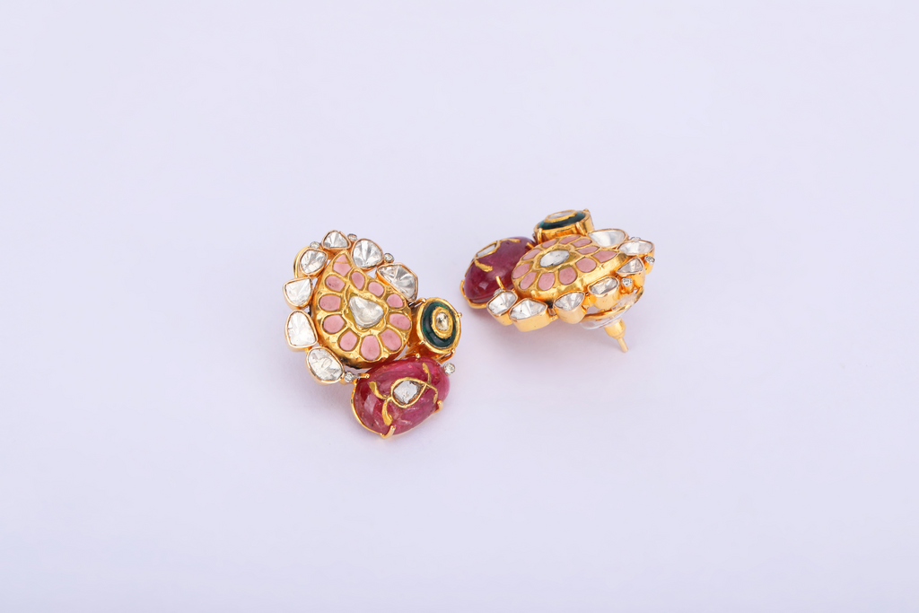 18K GOLD EARRINGS STUDDED WITH RUBY AND UNCUT DIAMONDS