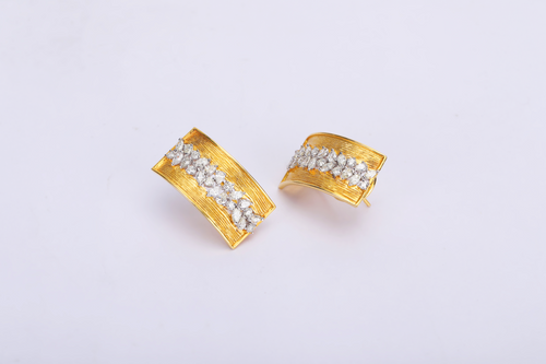 14K GOLD EARRINGS STUDDED WITH NATURAL DIAMONDS