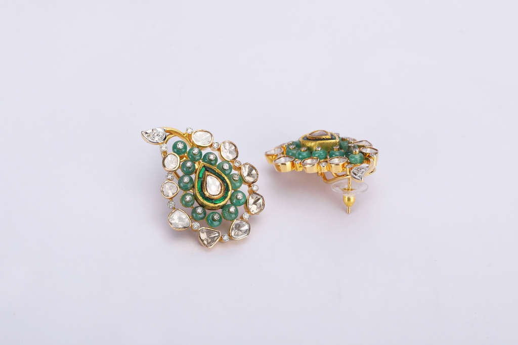 18K GOLD POLKI EARRINGS STUDDED WITH UNCUT DIAMOND AND EMERALDS