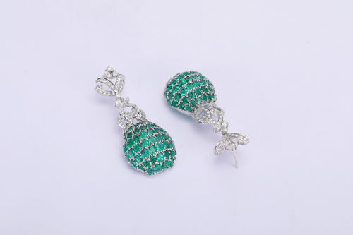 14K GOLD EARRINGS STUDDED WITH DIAMOND & EMERALDS