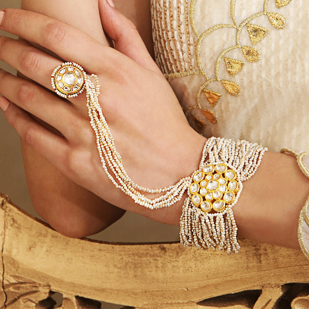 Tasveer Bridal Hathphool With Kundan And Pearls