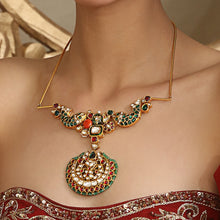 Load image into Gallery viewer, Tasveer Golden Necklace Stud With Gemstones