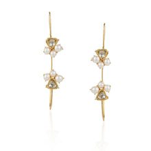 Load image into Gallery viewer, Boutique Kundan White Triangle Kaan Earrings