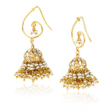 Load image into Gallery viewer, Boutique Kundan White Bell Jhumkis