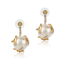 Load image into Gallery viewer, Oh So Luxe White Round Ear Studs
