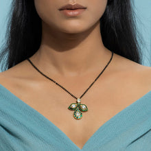 Load image into Gallery viewer, Polki Green Paisley Mangalsutra