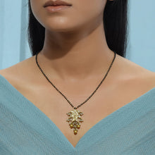Load image into Gallery viewer, Polki White Fish Mangalsutra