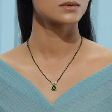 Load image into Gallery viewer, Polki Green pan Mangalsutra