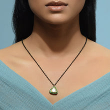 Load image into Gallery viewer, Polki Green triangle Mangalsutra