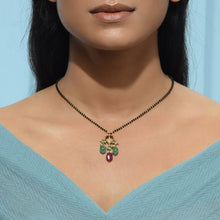Load image into Gallery viewer, Polki Red &amp; Green pan drop Mangalsutra